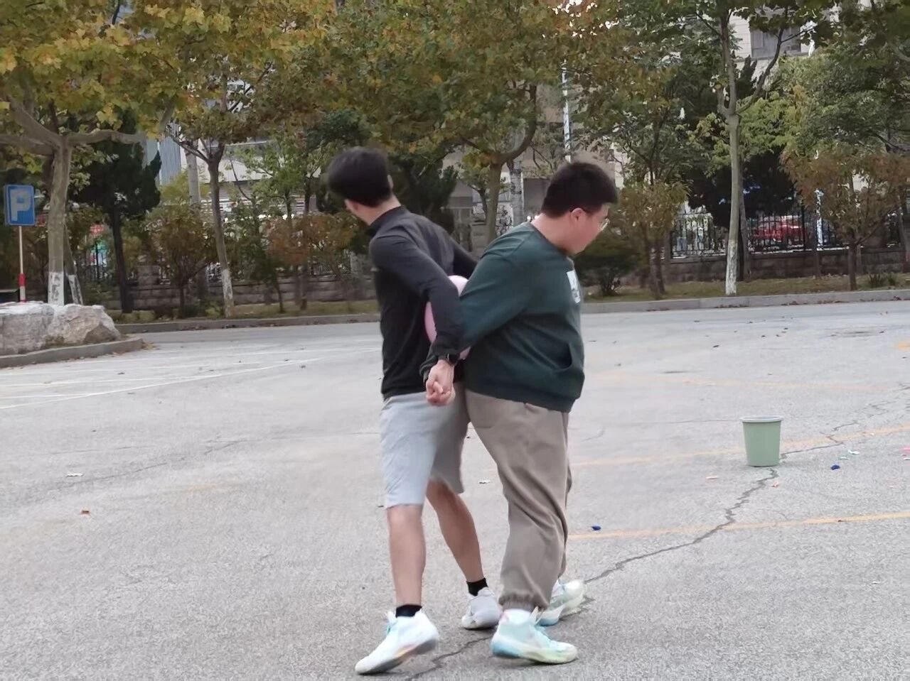 32542